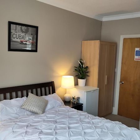 Amherst Guesthouse Ρίντινγκ Εξωτερικό φωτογραφία